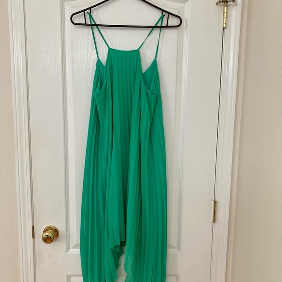 Terry Green Dress - Picture 2 of 3